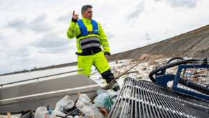 Boat operator, Cleanup Rumania